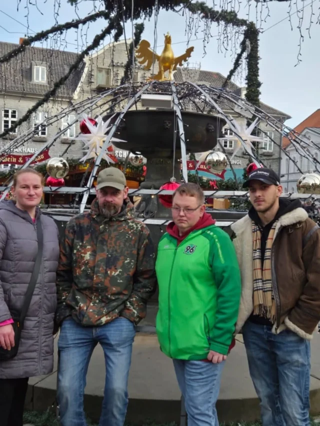 Einen kleinen, gemütlichen Ausflug zum Weihnachtsmarkt in Goslar und dem dazugehörigen Weihnachtswald gab es am 19. Dezember.  Hier sind ei paar Impressionen. 

@projekt_probsthagen.ev 
#weihnachtsmarkt #goslar #weihnachtswald