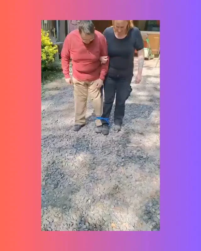 Uns haben in der letzten Woche Beiträge zu den Bonus Aufgaben erreicht,  die wir euch nicht vorenthalten wollen.
Schöne Bilder findet ihr nach dem Video 😉
Die letzten Tage der April Schritte Challange sind angebrochen. 
Nächste Woche findet die Siegerehrung statt.
Welche Gruppe wohl den Sieg für sich aus machen wird?

#schrittezählenmachtglücklich #gemeinschaft #gemeinsamgegendepression #schrittechallenge